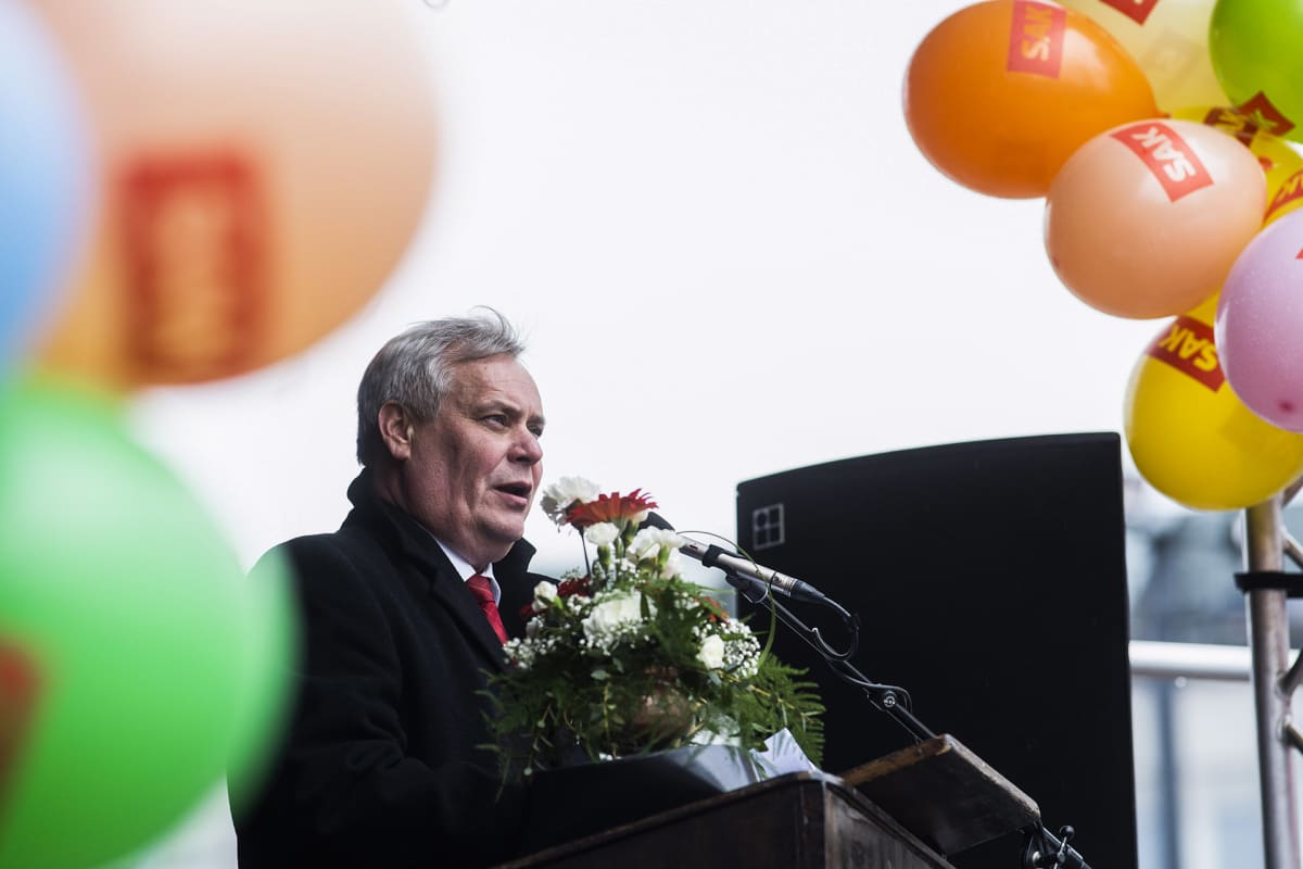 SDP:n puheenjohtaja Antti Rinne piti vappupuheen Lahden torilla vapunpäivänä tiistaina  1. toukokuuta 2018.