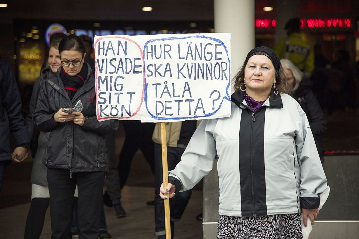 Ruotsin #metoo -liikkeen yhteydessä vaadittiin myös suostumuksen puutteen lisäämistä raiskauksen tunnusmerkistöön.