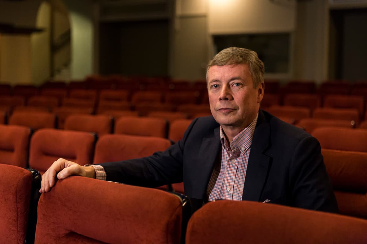 – Kavi on ollut meihin yhteydessä jo pari vuotta sitten ja ilmoittannut ehkä lähtevänsä. Olemme taloyhtiössä vankasti sitä mieltä, että tila säilyy elokuvateatterina, sanoo isännöistijä Peter Estlander.