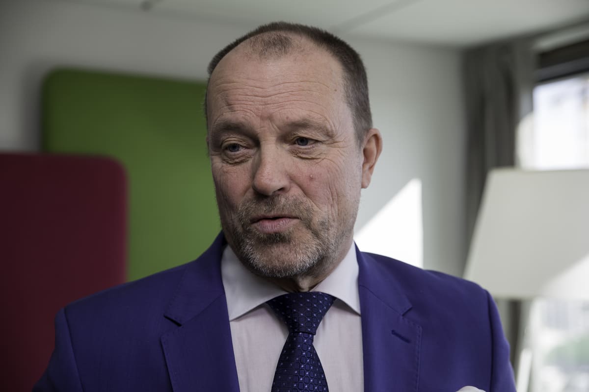 Uudenmaan maakuntajohtaja Ossi Savolainen