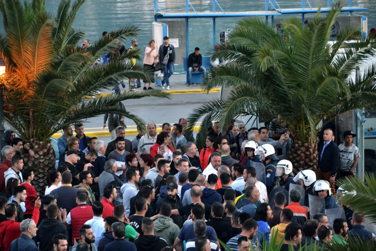Turvapaikanhakijat protestoivat Lesboksella