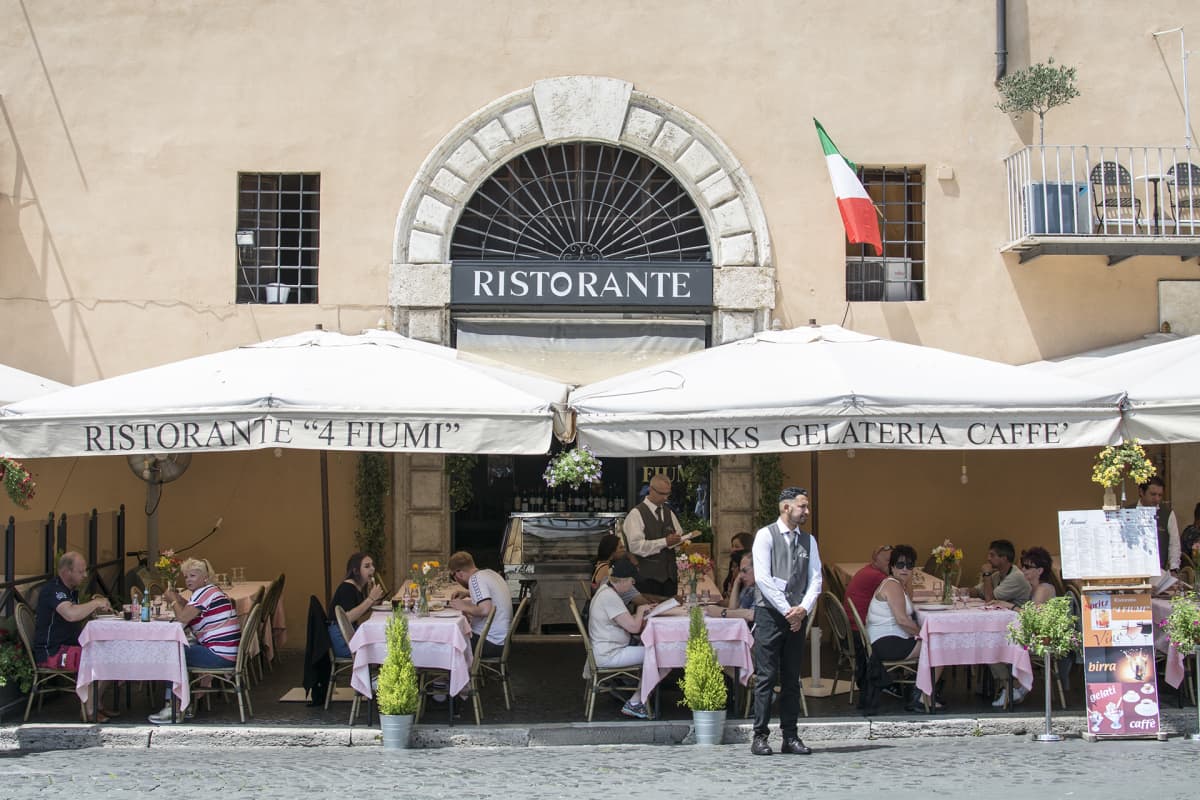 Ravintola Rooman Piazza Navonalla.