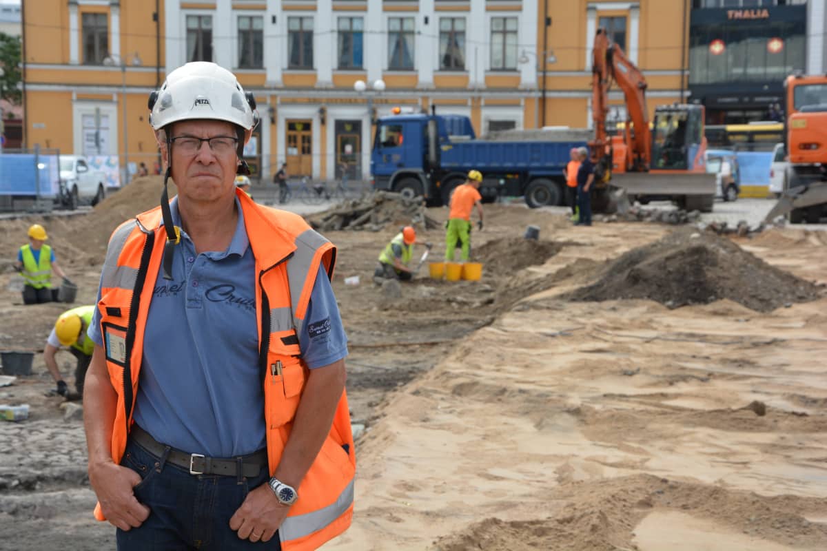 Kari Uotila (kaivausjohtaja, Muuritutkimus, Turun kauppatorin kaivaukset)