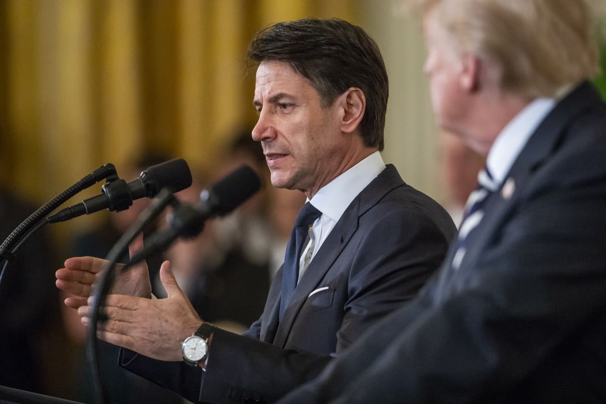 Italian pääministeri Giuseppe Conte Valkoisen talon lehdistötilaisuudessa.
