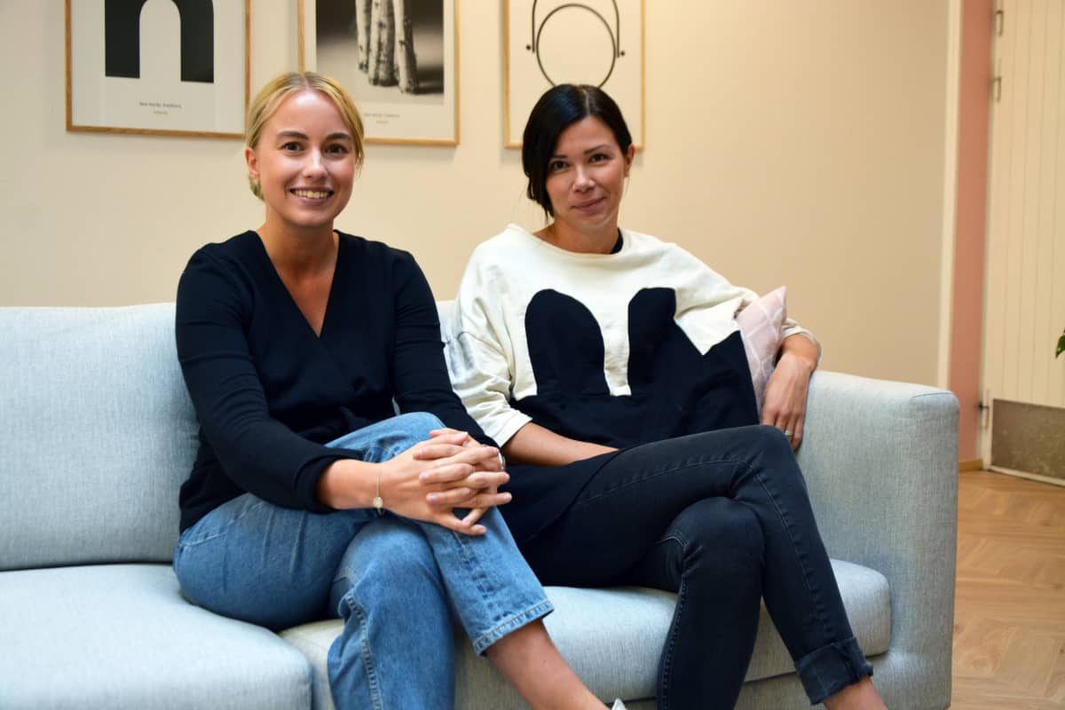 Hakolan luova johtaja ja yrittäjä Annaleena Hämäläinen ja markkinointipäällikkö Taru Mikkola