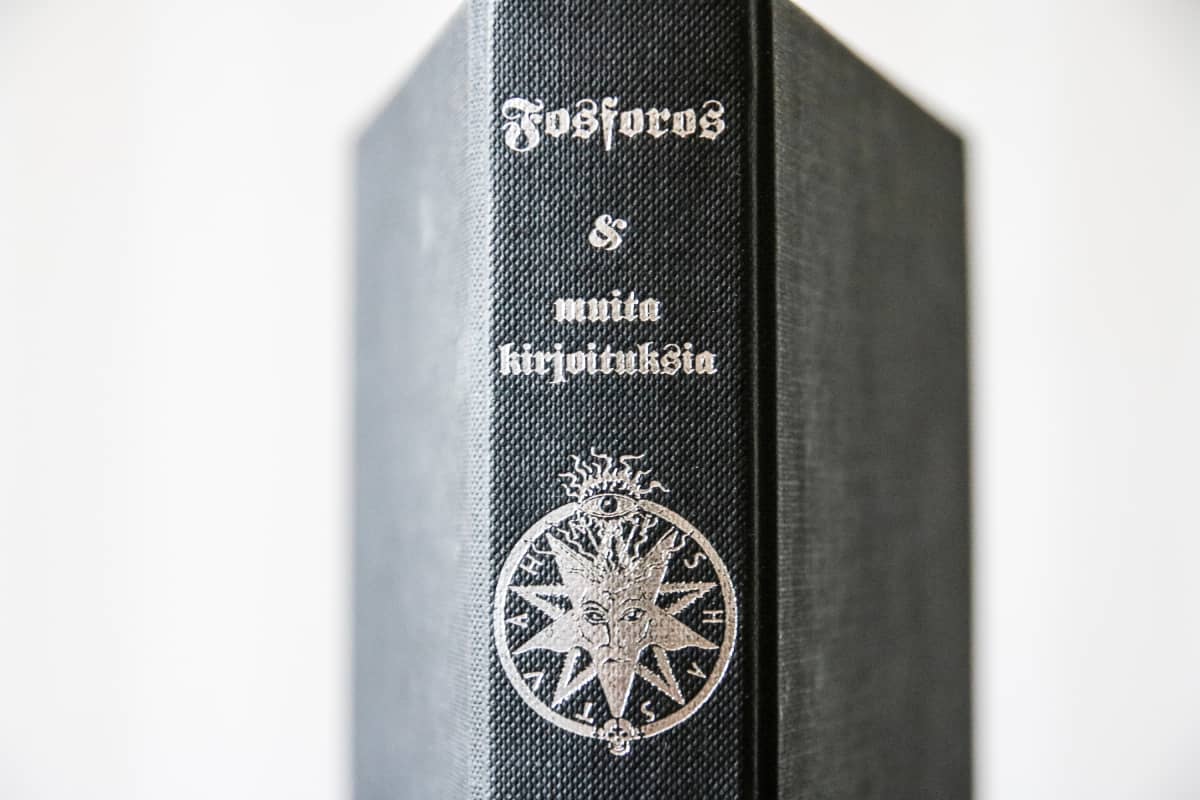Fosforos-niminen Azazelin tähteä koskeva kirja.