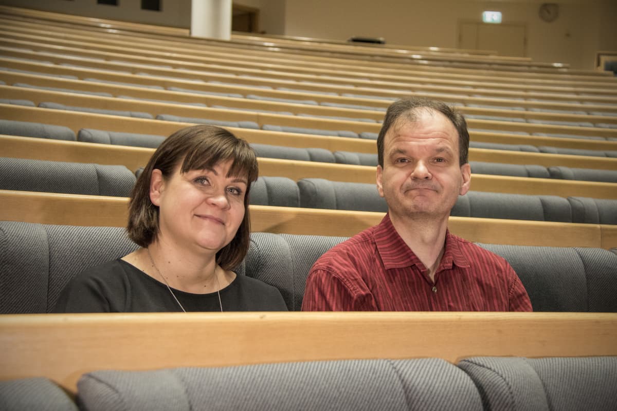 Marjo Vattulainen ja Petri Vallius Carelia-salissa.