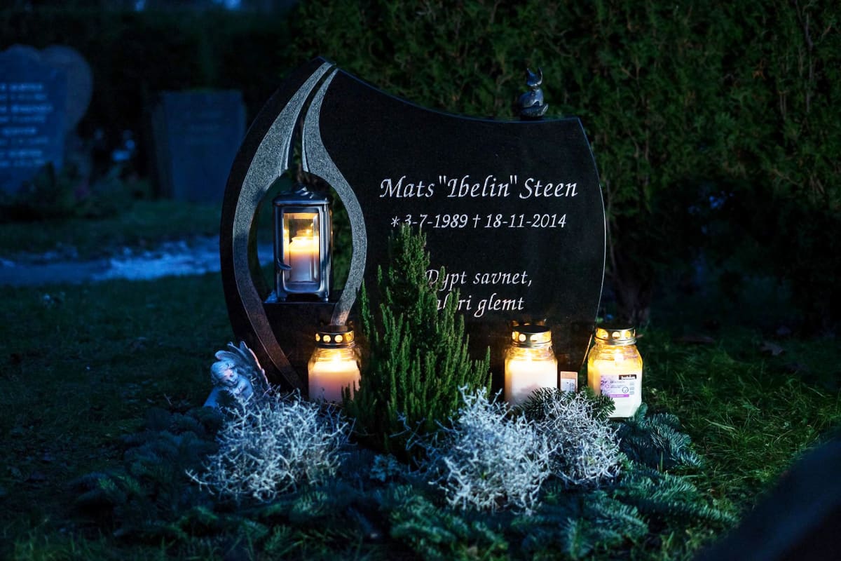 Hautakivessä on mukana myös Matsin virtuaalinen identiteetti.