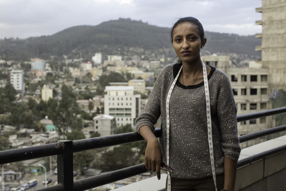 Bethelihem Tedla parvekkeella Addis Abebassa.