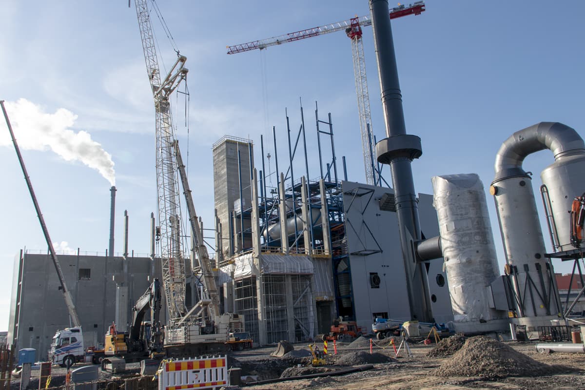 Uusi biovoimalaitos on rakenteilla Oulun Laanilassa.