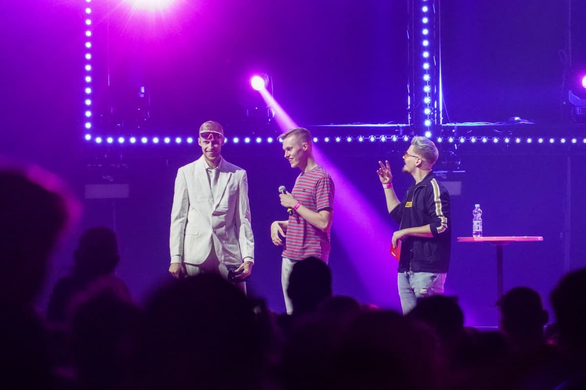 Tubecon, Roni Bäck, Miklu