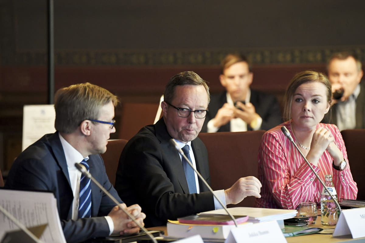 Valtiovarainministeri Mika Lintilä ja elinkeinoministeri Katri Kulmuni hallituksen budjettiriihessä Säätytalolla.