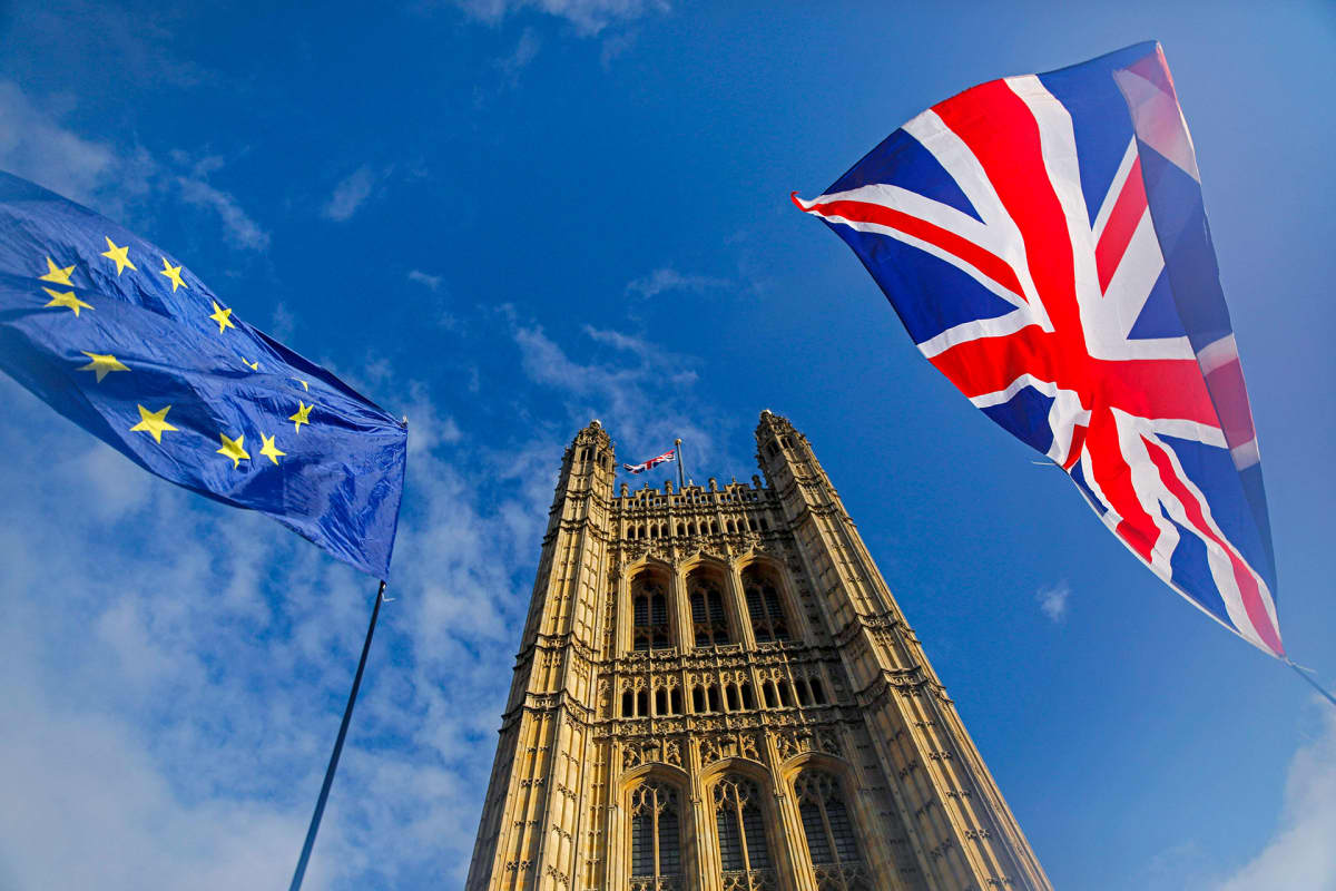 Tänään on brexitin kohtalonpäivä. Parlamentin äänestyksestä odotetaan tiukkaa.