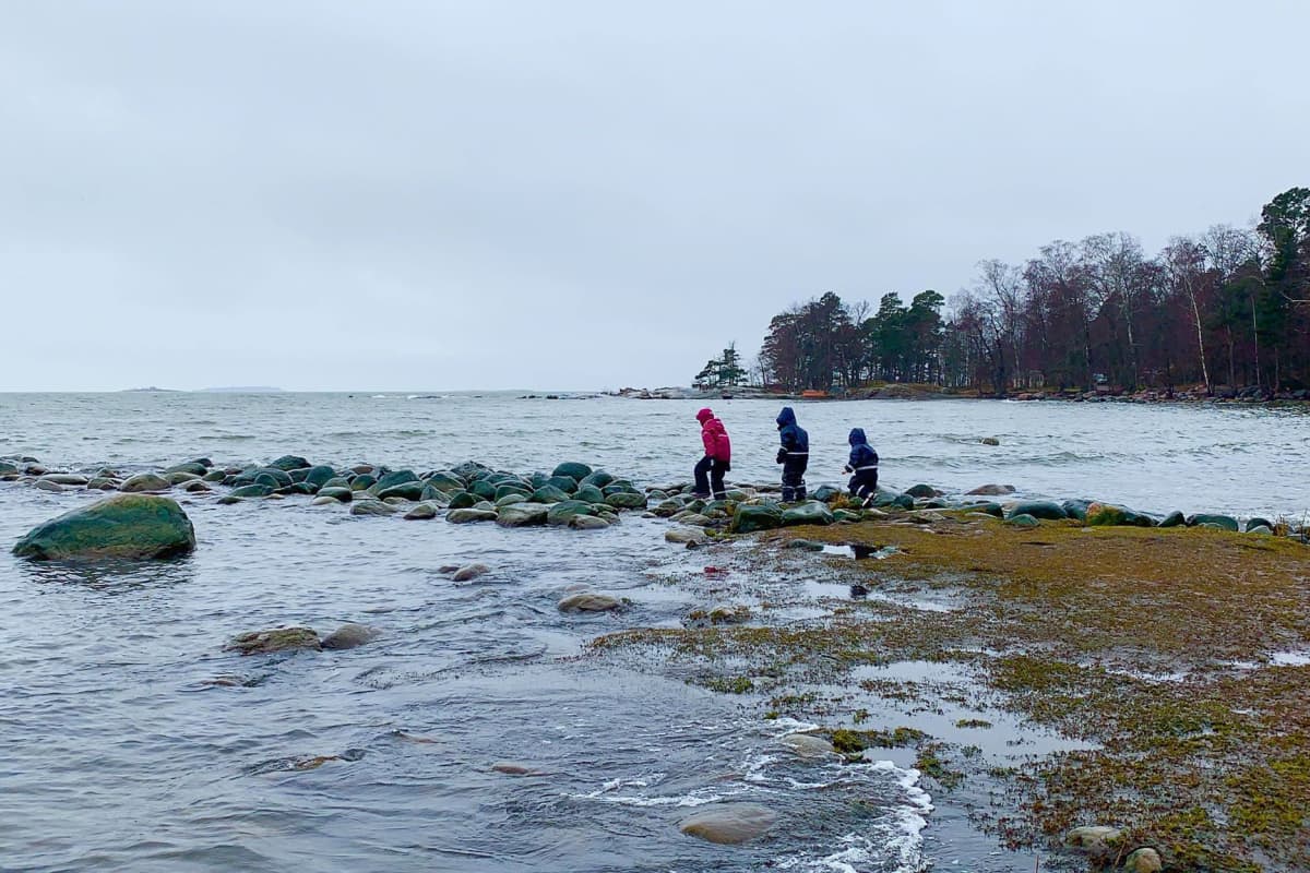 lauttasaarelaislapsia retkellä