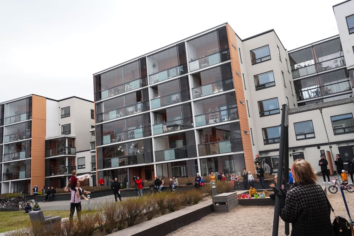 Kate & Pasi, sirkus, Vallila
