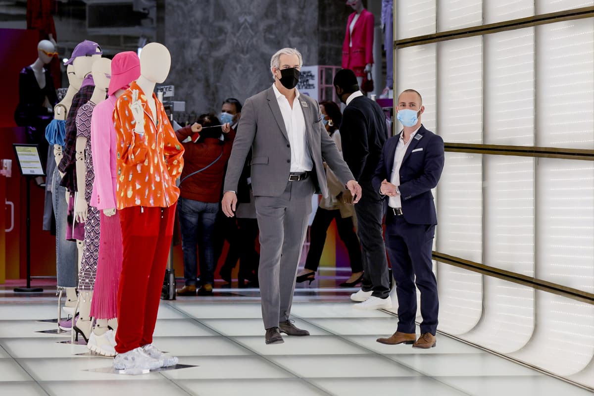 Galeries Lafayetten henkilökuntaa.