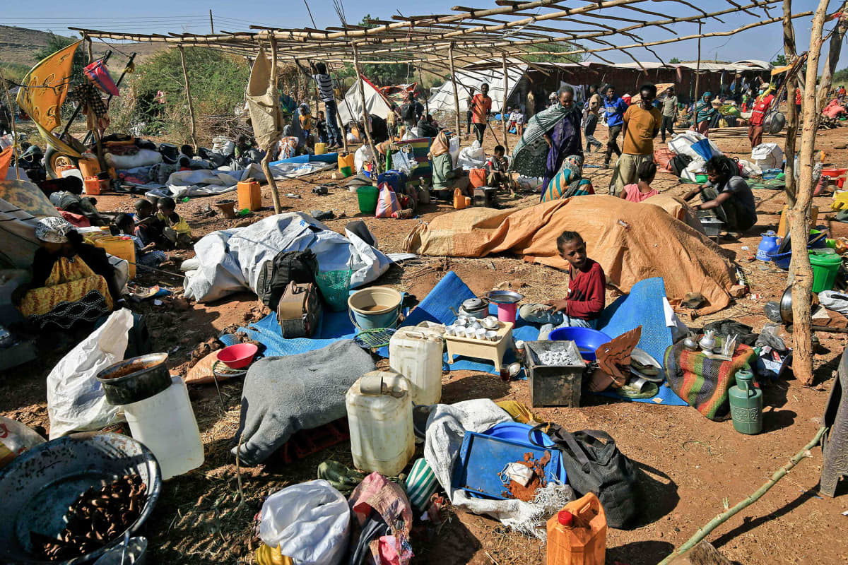Etiopialaisia pakolaisia Um Raquban leirillä itäisessä Sudanissa.