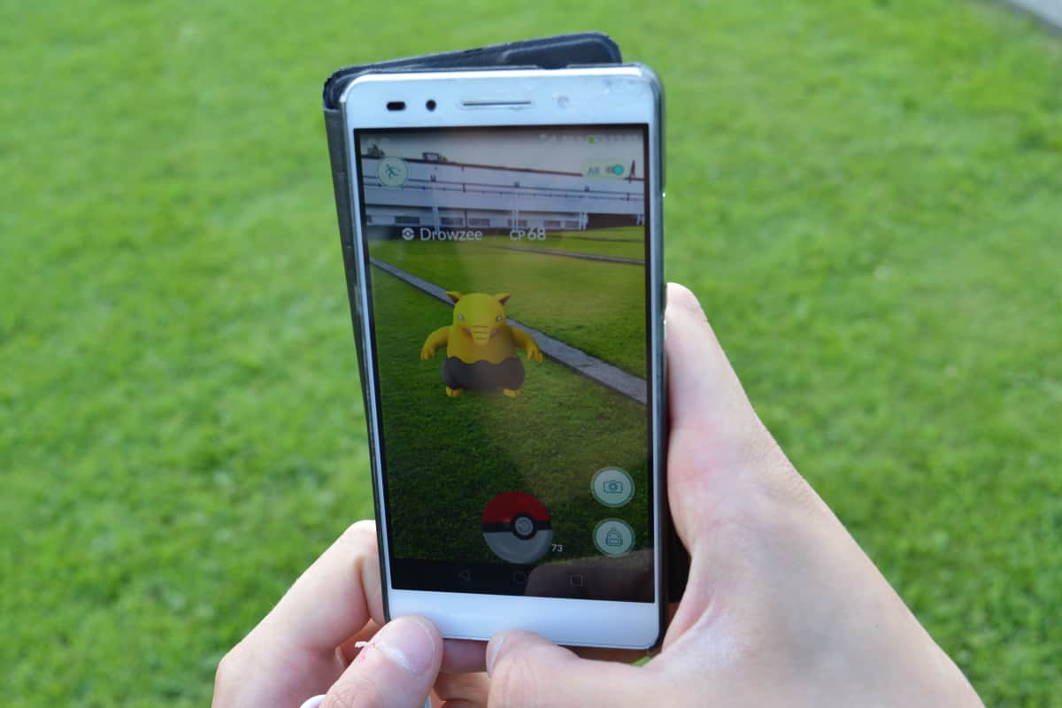 Pokemon go -peli käynnissä