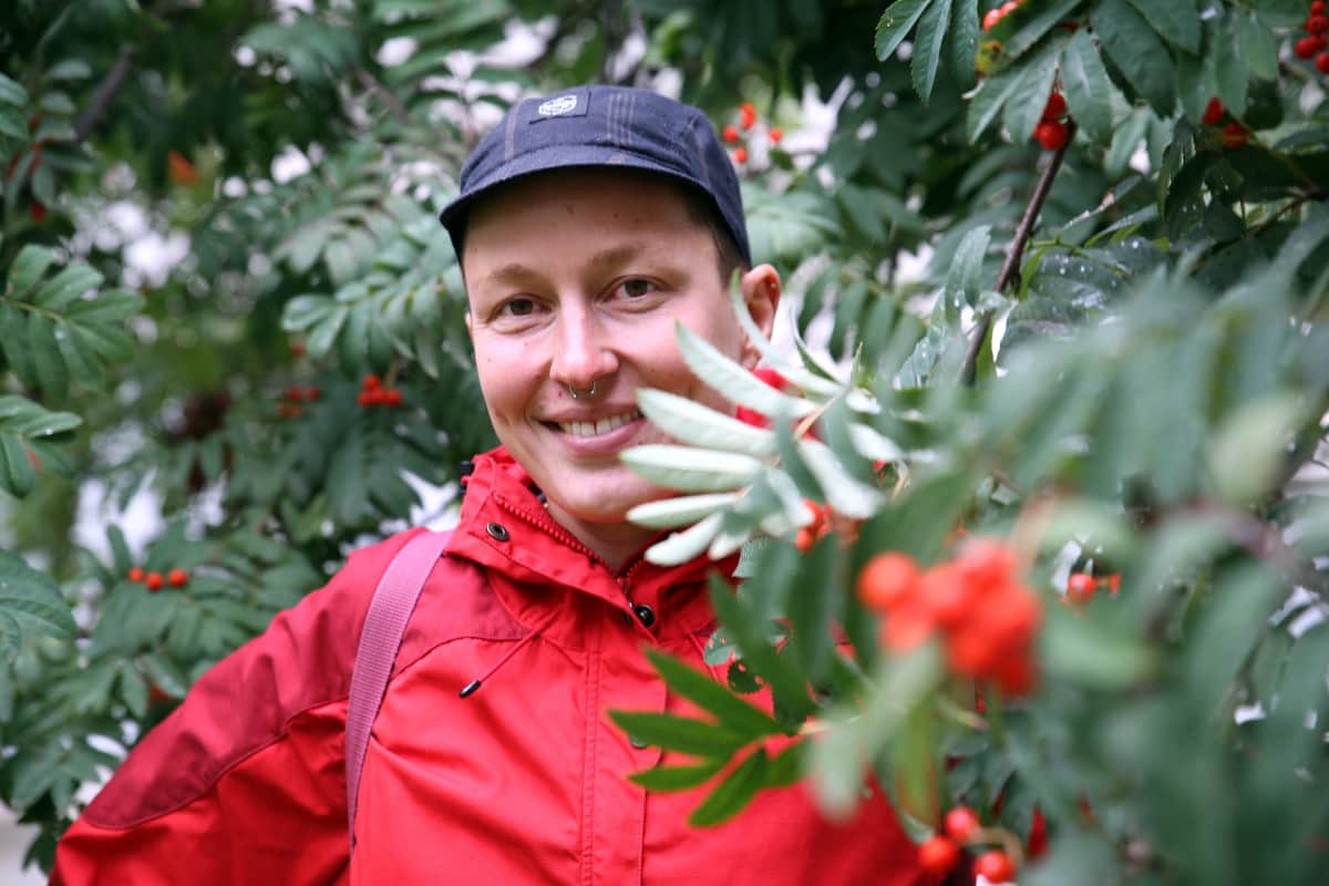 Kaisa Leka on 38-vuotias porvoolainen sarjakuvapiirtäjä, joka on palkittu mm. arvostetulla Puupäähattu-palkinnolla.