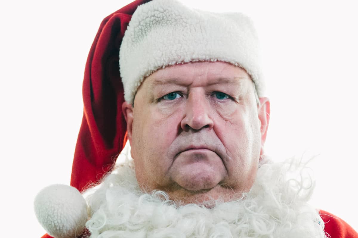 Mikko Kivinen joulupukkina.