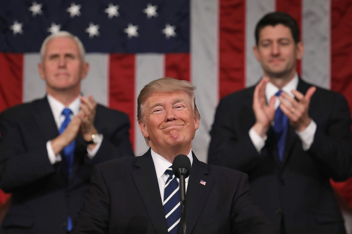 Presidentti Donald Trump pitämässä puhettaan Yhdysvaltain kongressille 28. helmikuuta 2017.