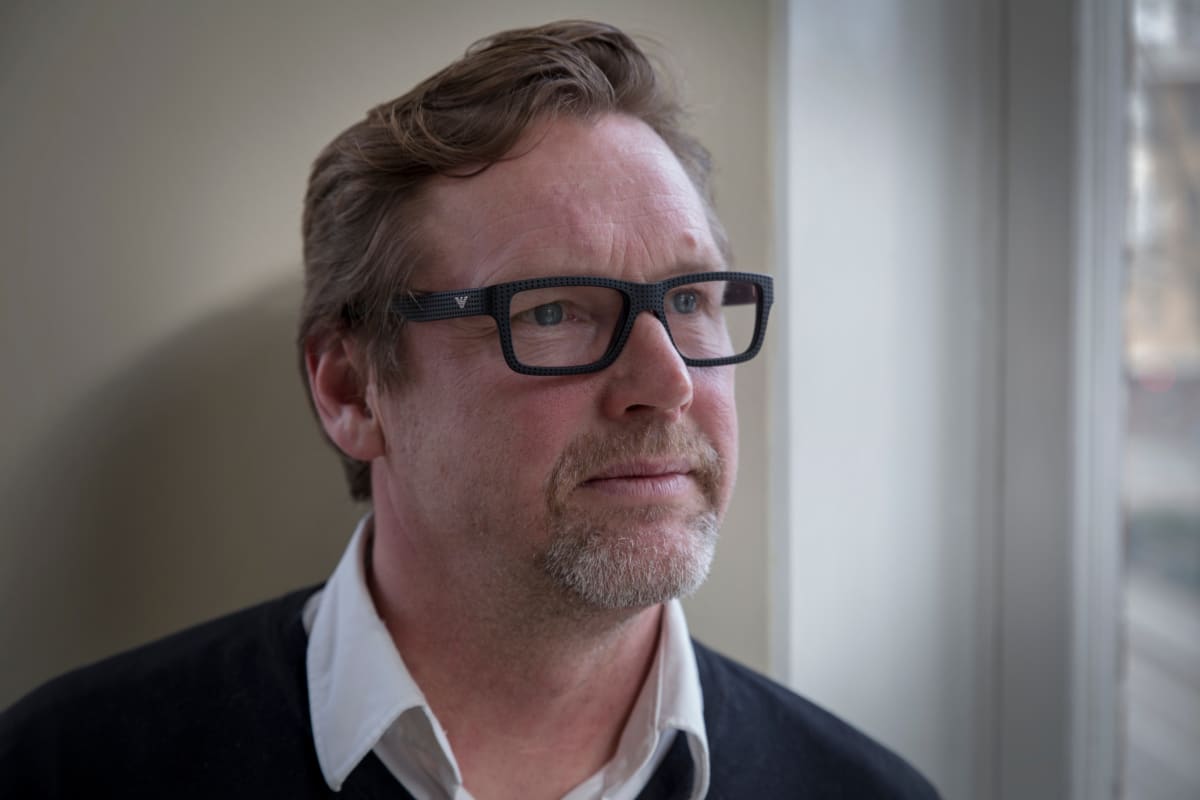 Arkkitehti Risto Huttunen toimistossaan.