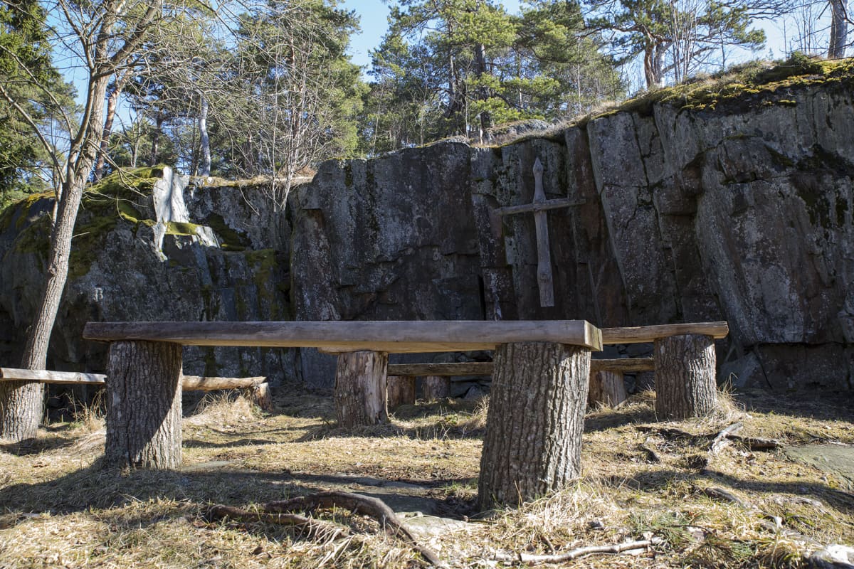 Vartiosaari, kirkko