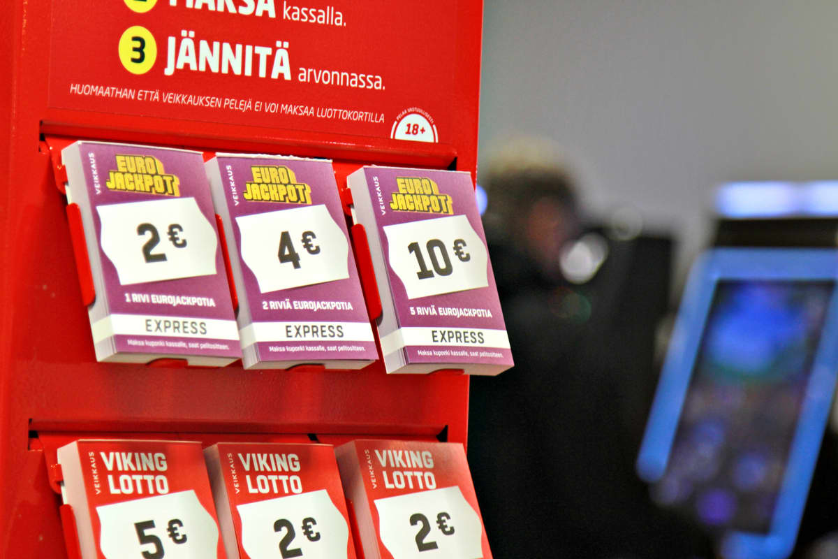 Eurojackpot- ja Viking Lotto -pikapelikuponkeja.