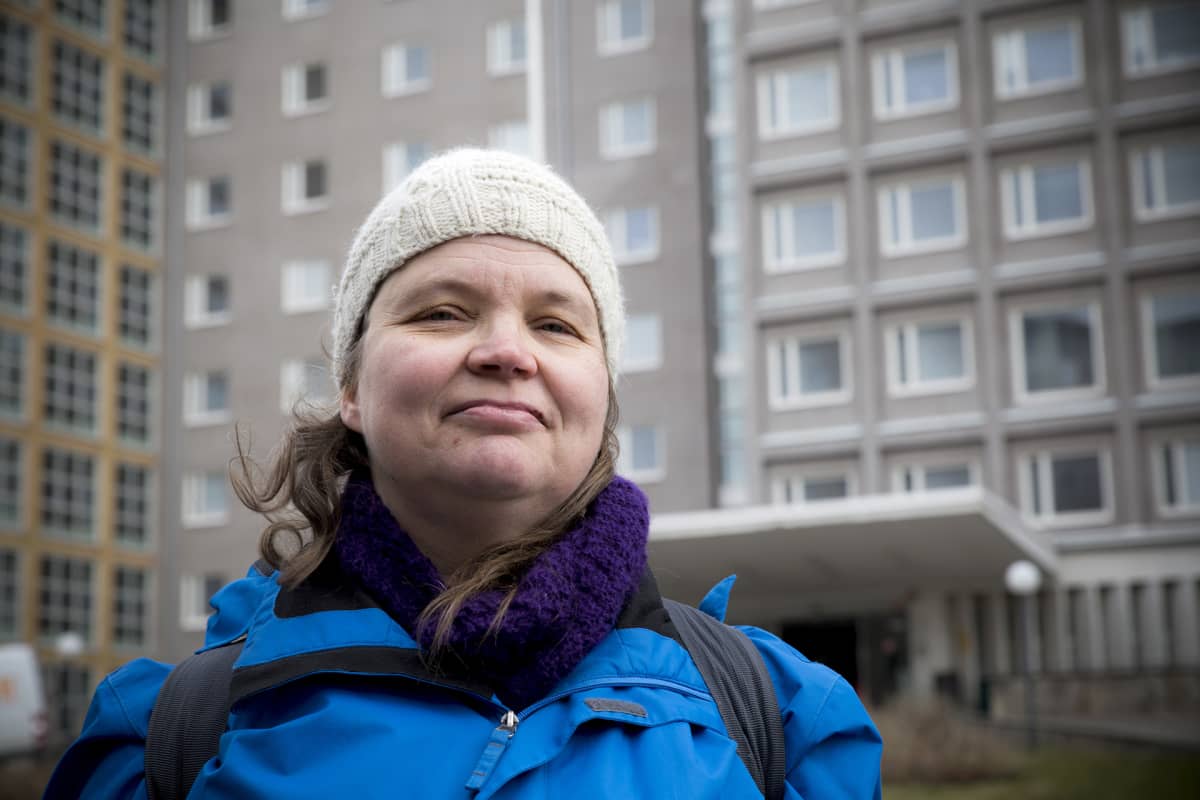 HUSin kätilö Laura Häggblom on oireillut pitkään huonosta sisäilmasta johtuen.