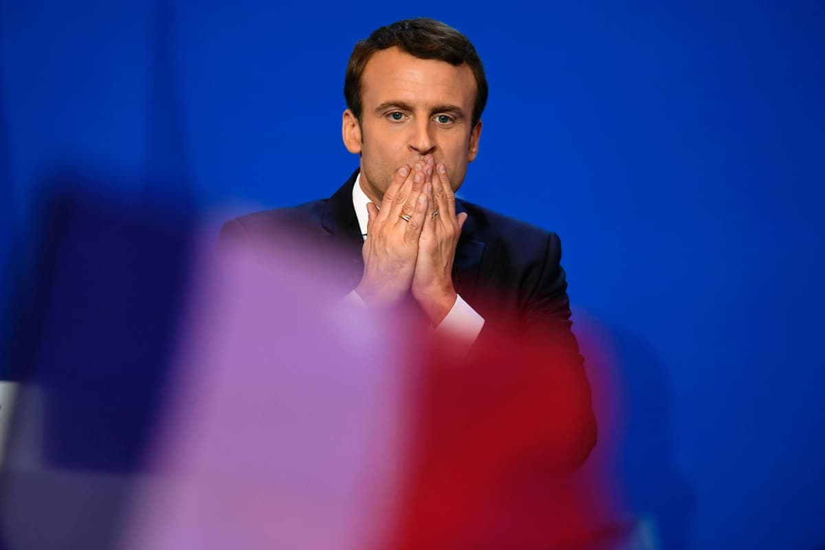 Emmanuel Macron presidentinvaalien ensimmäisen kierroksen jälkeen Pariisissa sunnuntaina.