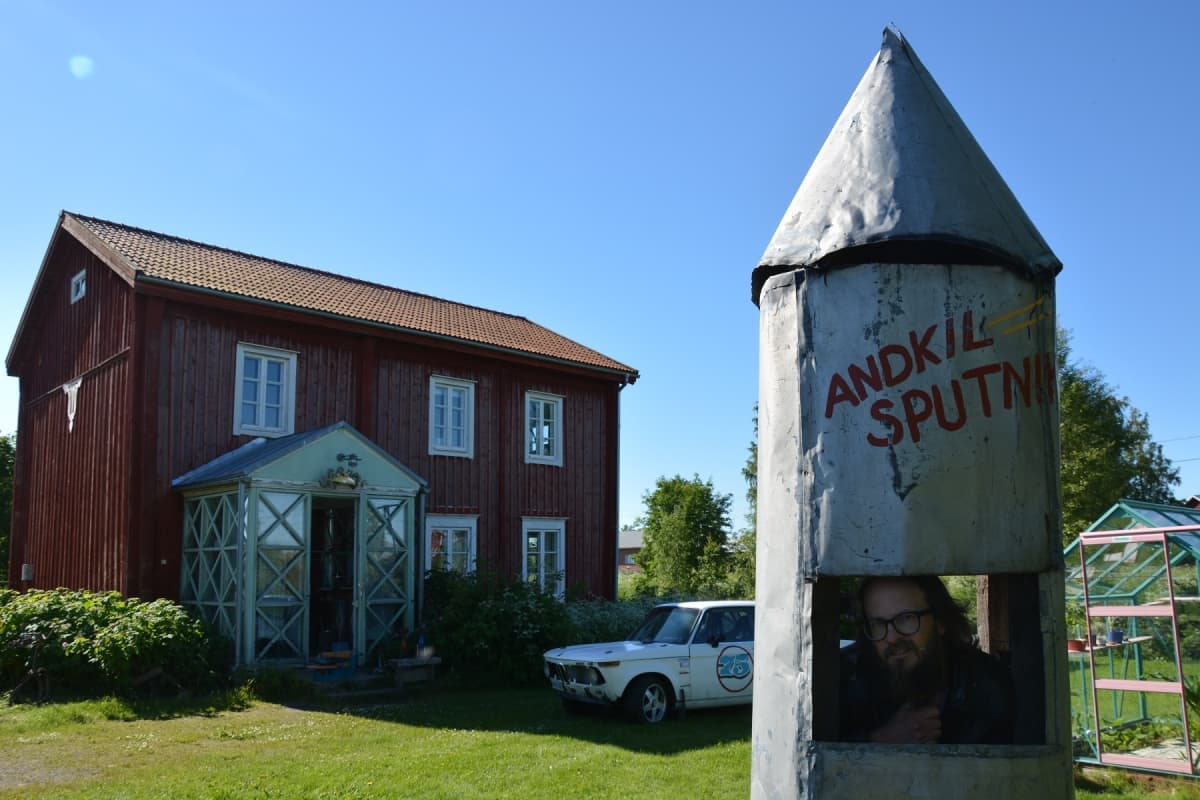 peltinen avaruusraketti