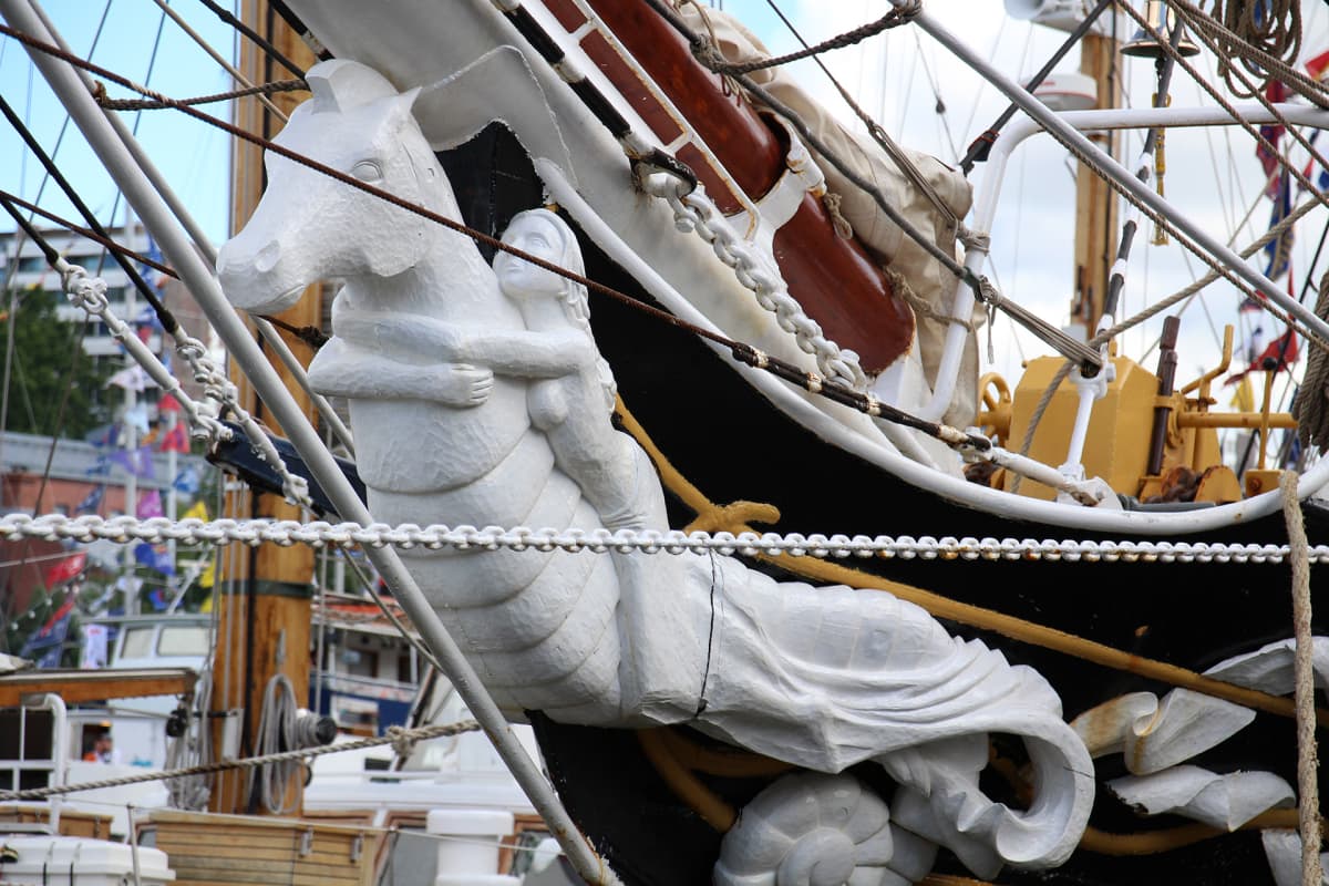 Hollantilaisalus Morgensterin keulakuva Tall Ships Racessa.