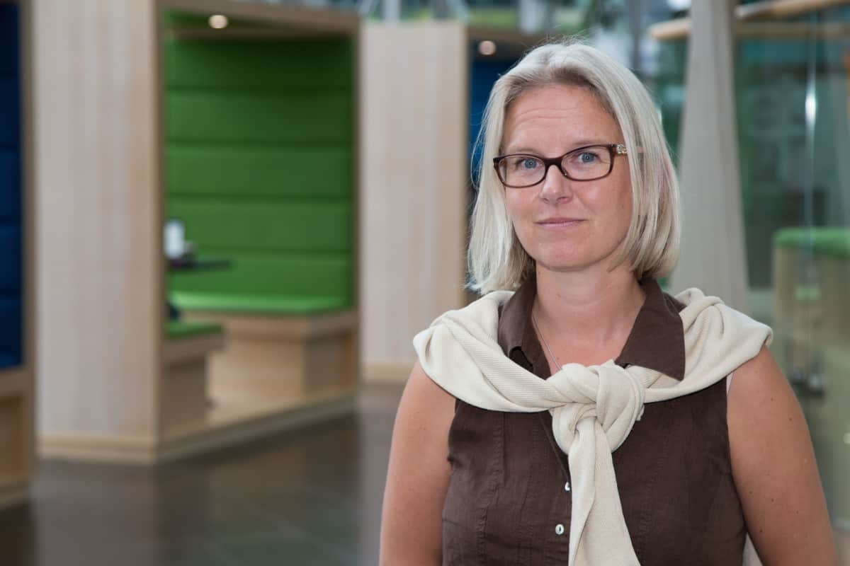 Johtamisen ja organisoinnin professori Satu Teerikangas.