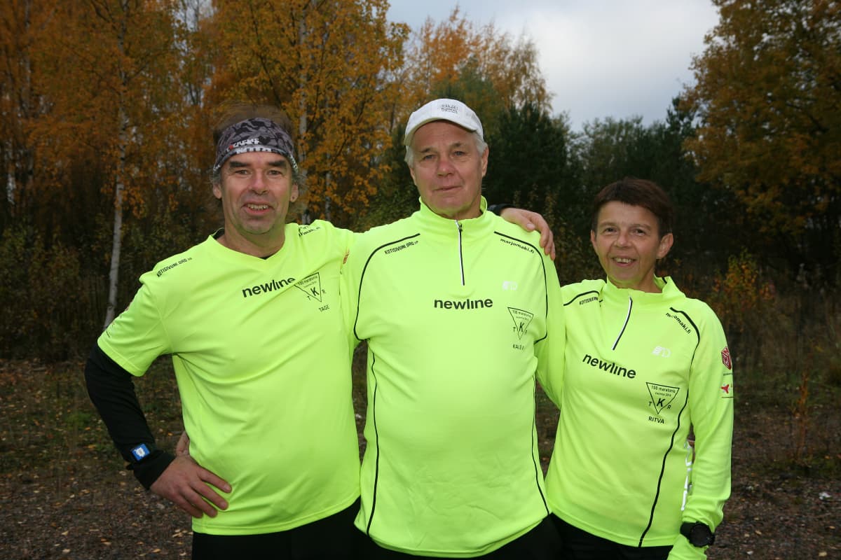 Trion löper 100 maratonlopp