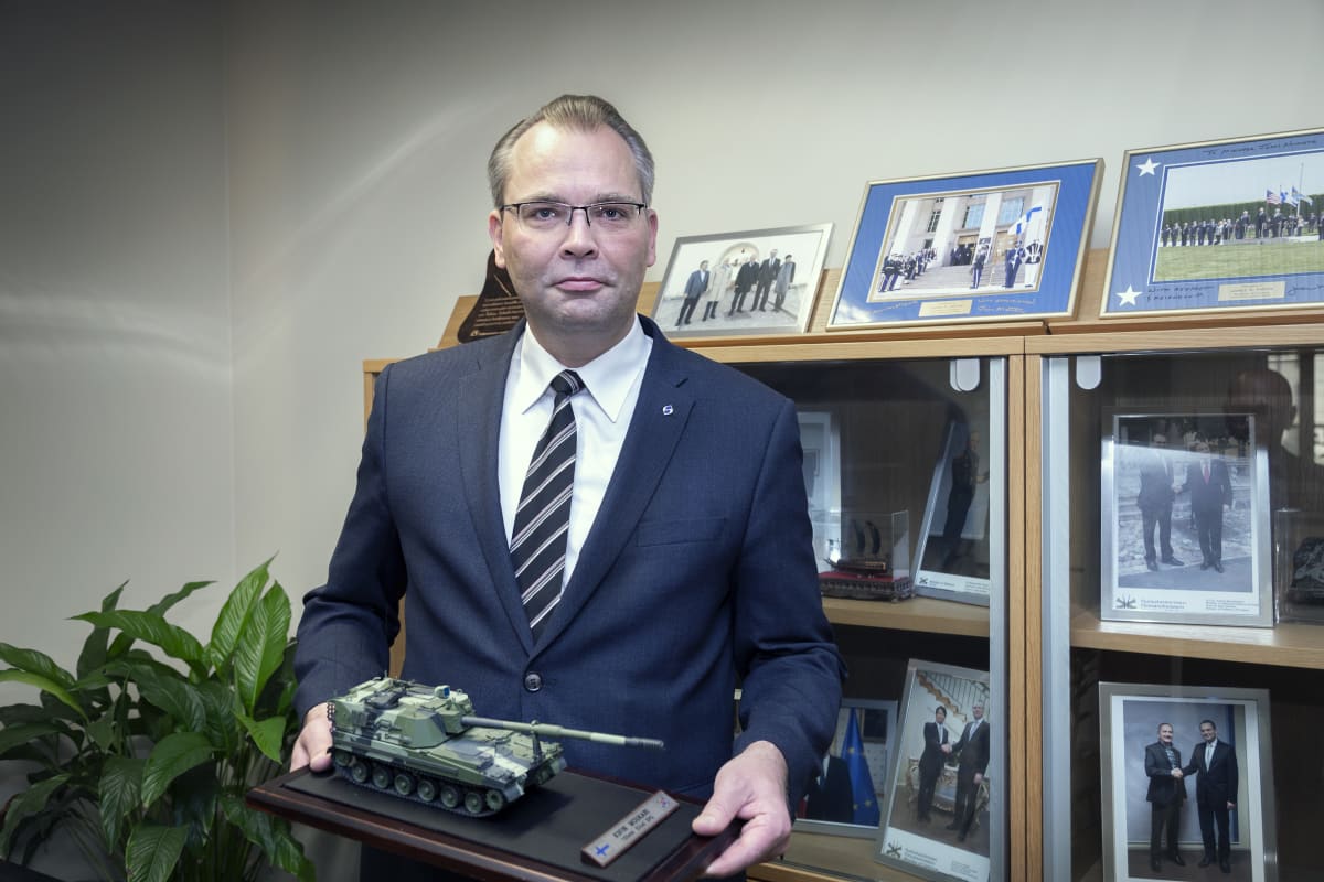 Historiantutkija, entinen kansanedustaja ja puolustusministeri Jussi Niinistö.
