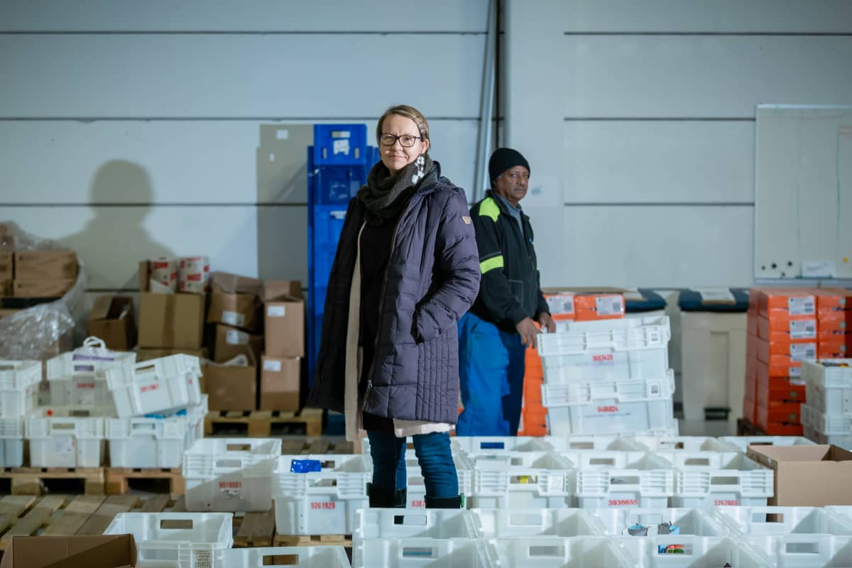 Vantaan kaupungin Yhteinen pöytä -hankkeen projektipäällikkö Hanna Kuisma, Vantaan hävikkiterminaali, 20.12.2018.