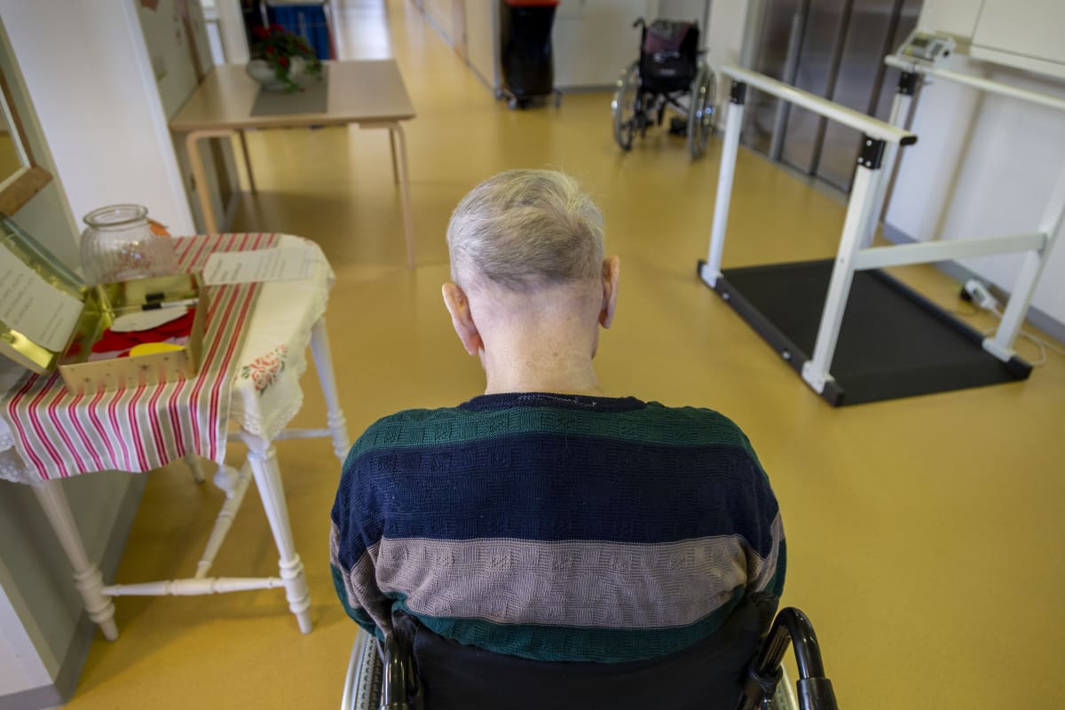 Tervaskannon hoivakodin asukkaita.