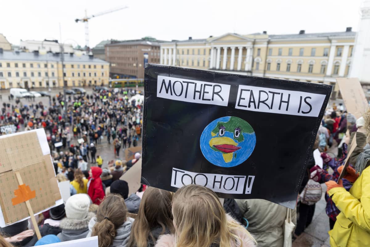 Nuorten ilmastomielenosoitus.
