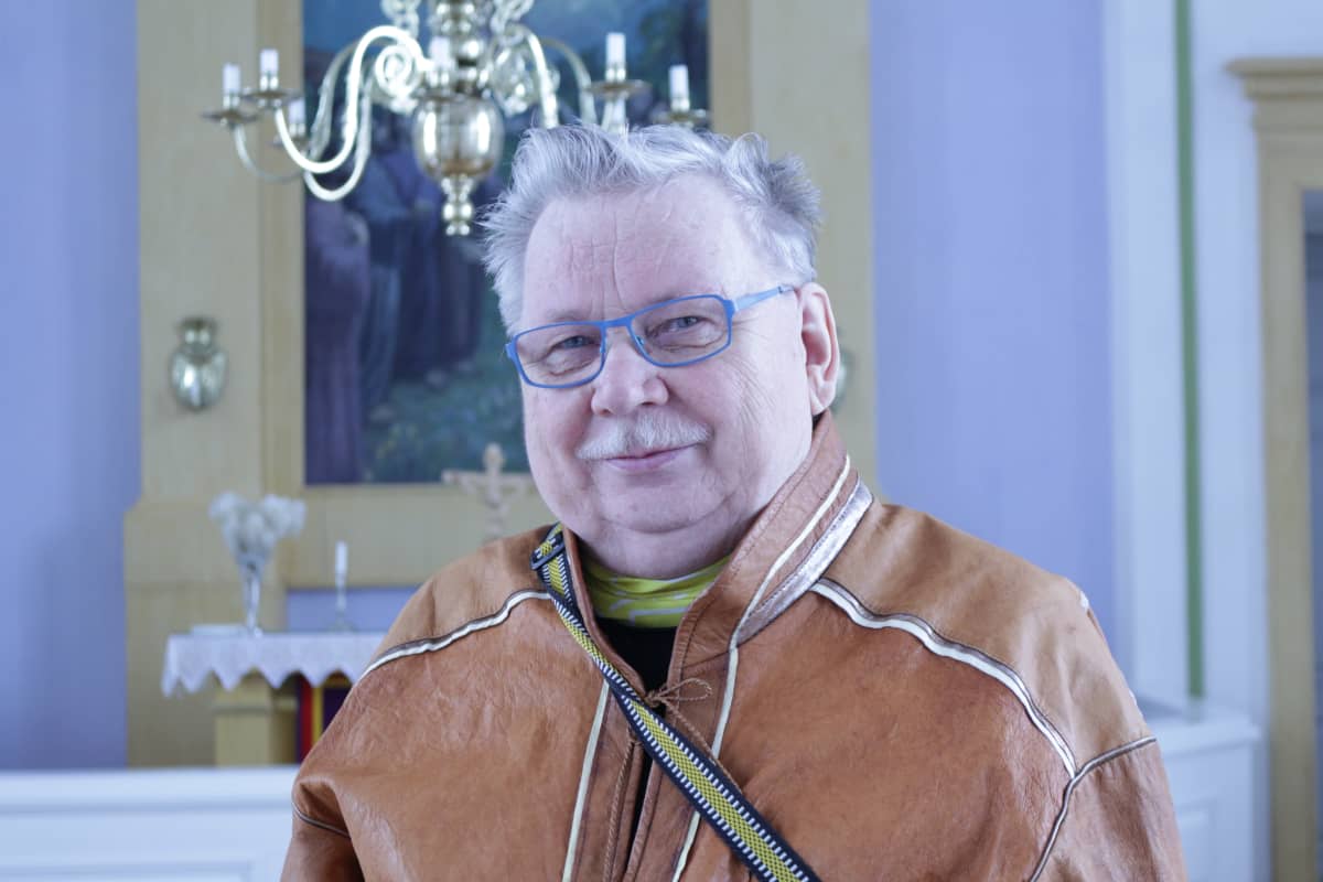 Niilo Vuomajoki Utsjoen kirkossa.