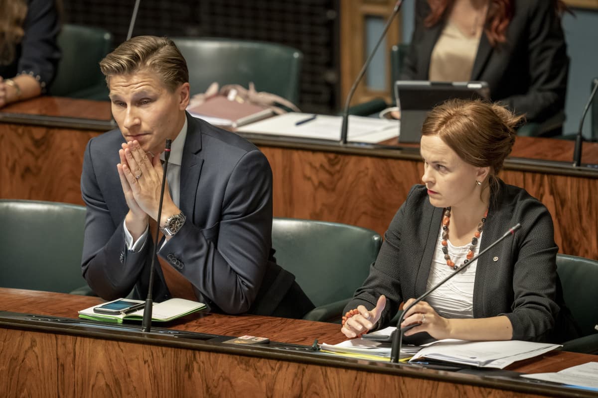 Antti Häkkänen ja Mari-Leena Talvitie eduskunnassa 12.9.2019