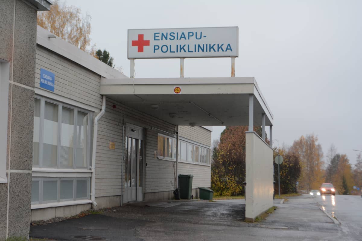Iisalmen sairaalan ensiapupoliklinikan sisäänkäynti.