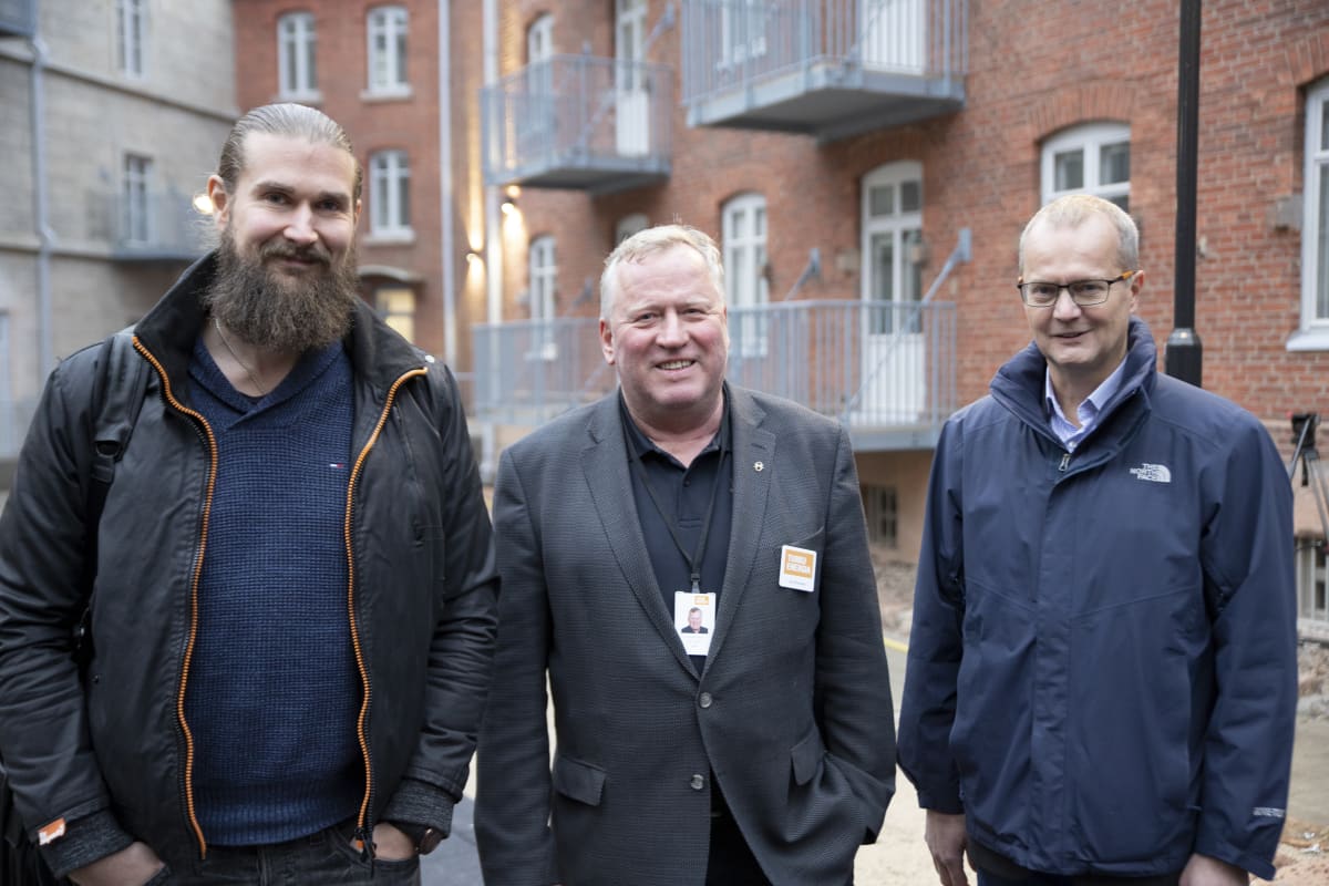 St1:n tuotantojohtaja Tero Saarno, Turku Energian Lämpö-liiketoimintayksikön johtaja Jari Kuivanen ja St1:n Maasta lämpöä -liiketoimintayksikönjohtaja Matti Pentti