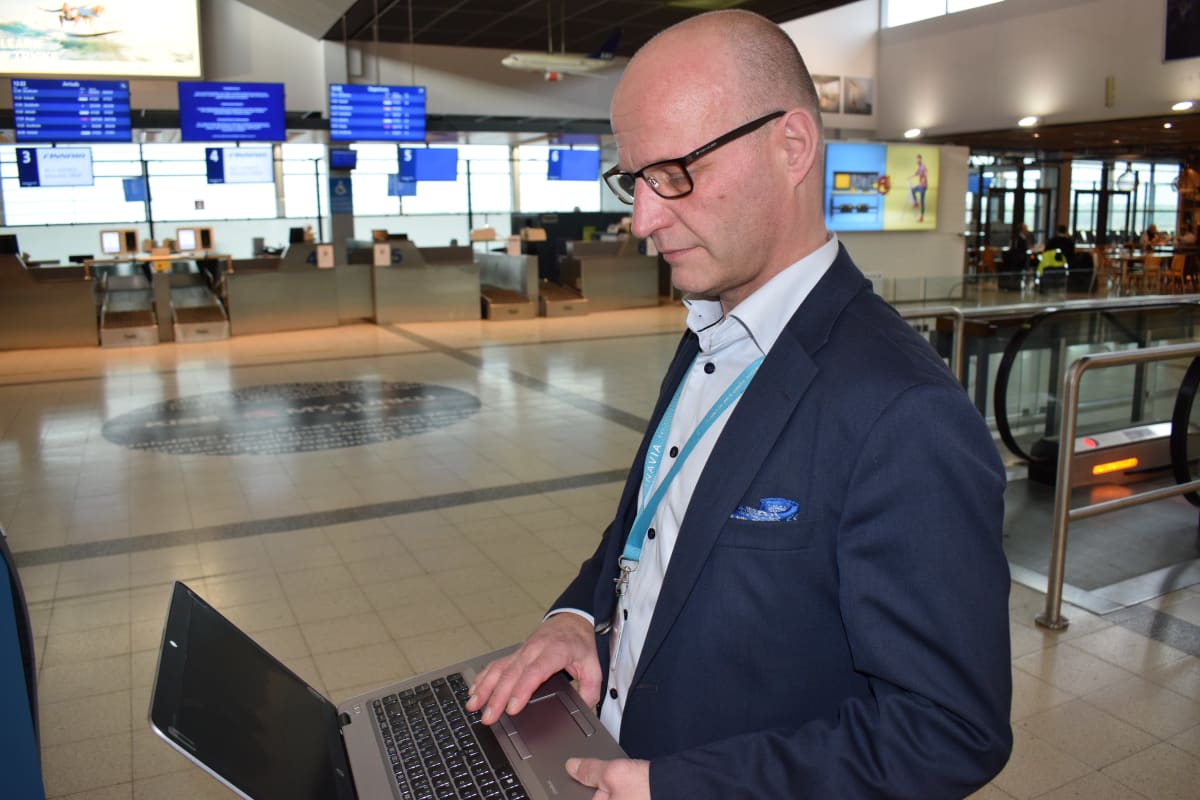 Turun lentoaseman päällikkö Juha Aaltonen
