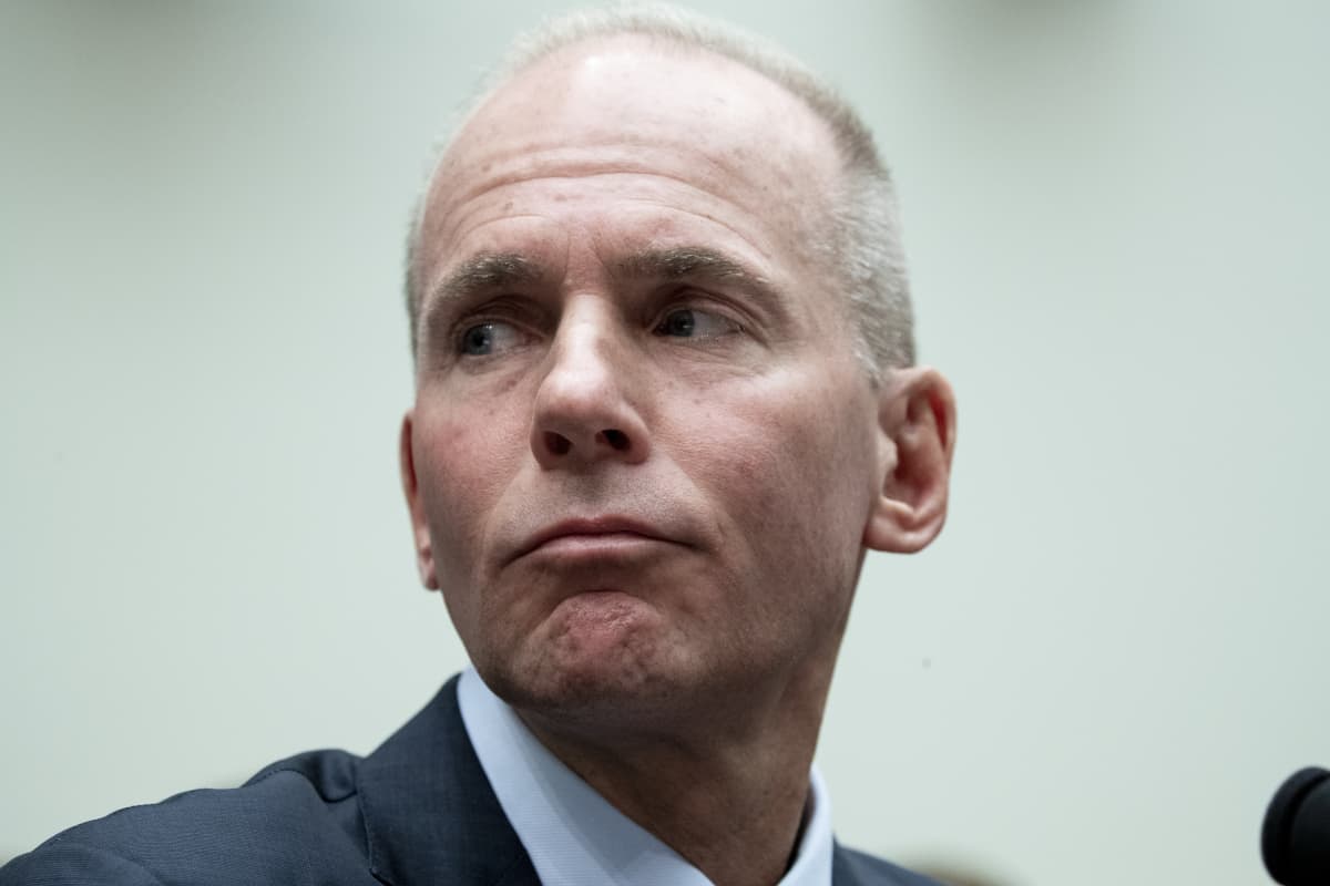 Dennis Muilenburg edustajainhuoneen valiokunnan kuulemisessa lokakuun lopussa.