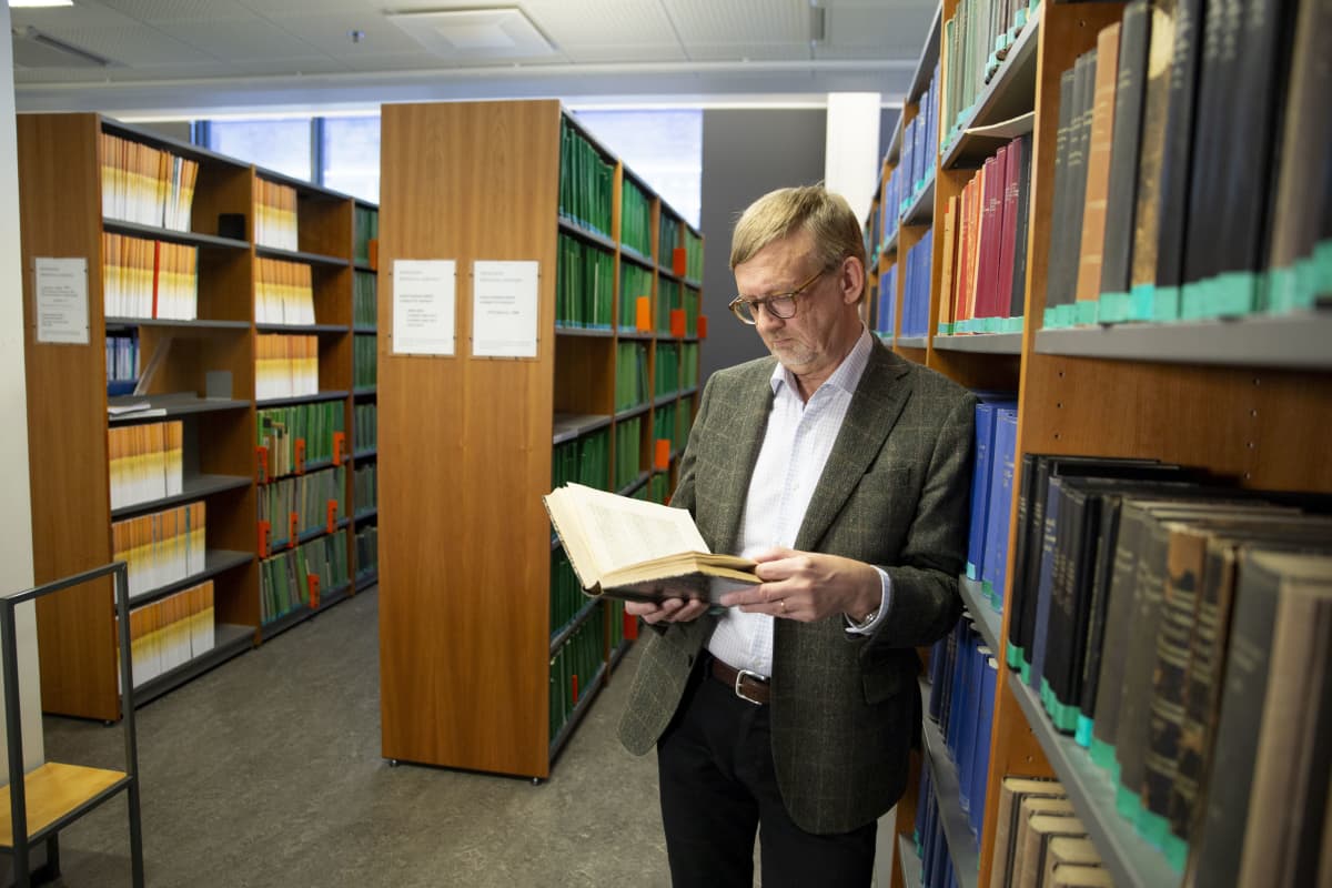 Ilkka Ruostetsaari on Valtio-opin professori Tampereen Yliopistossa.