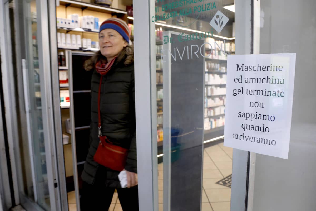 Milanossa apteekeista ovat hengityssuojat sekä desinfiointiaineet loppuneet.