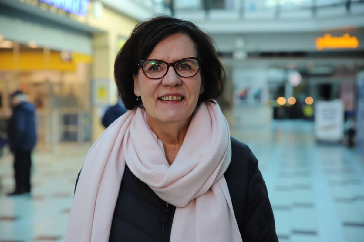 Arja Kumpu, hyvinvointipalvelujen johtaja, Kouvolan kaupunki. Kauppakeskus Hansa.