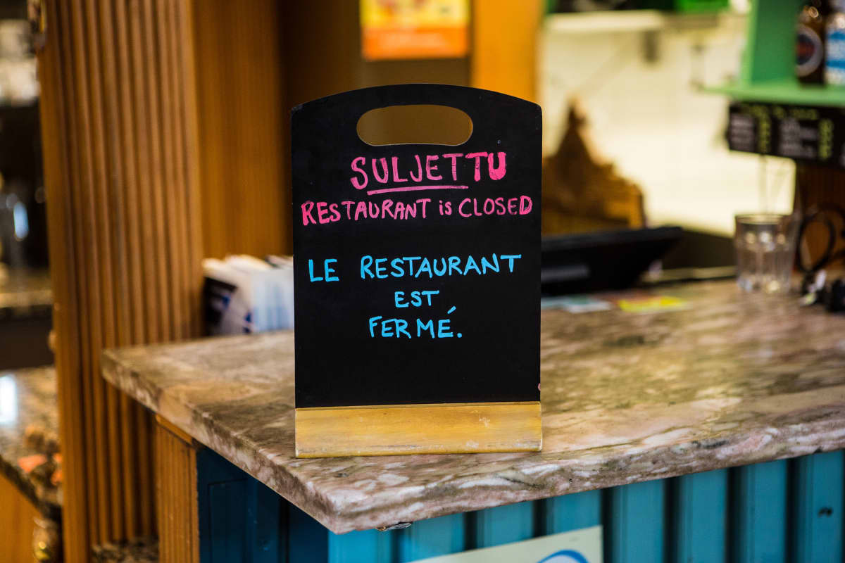 Tampereen Kauppahallin Neljä Vuodenaikaa-ravintola oli suljettuna 25. maaliskuuta 2020.
