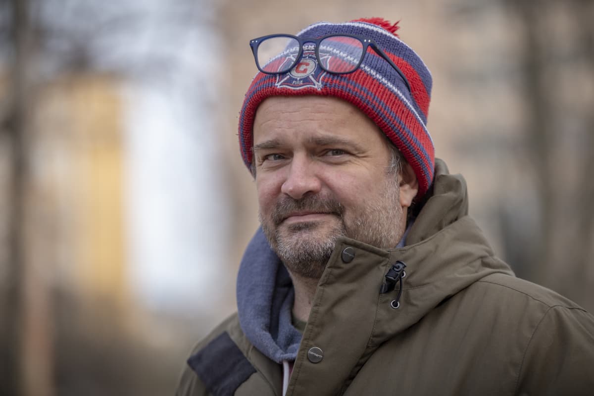 Tuottaja Misha Jaari Karhupuistossa