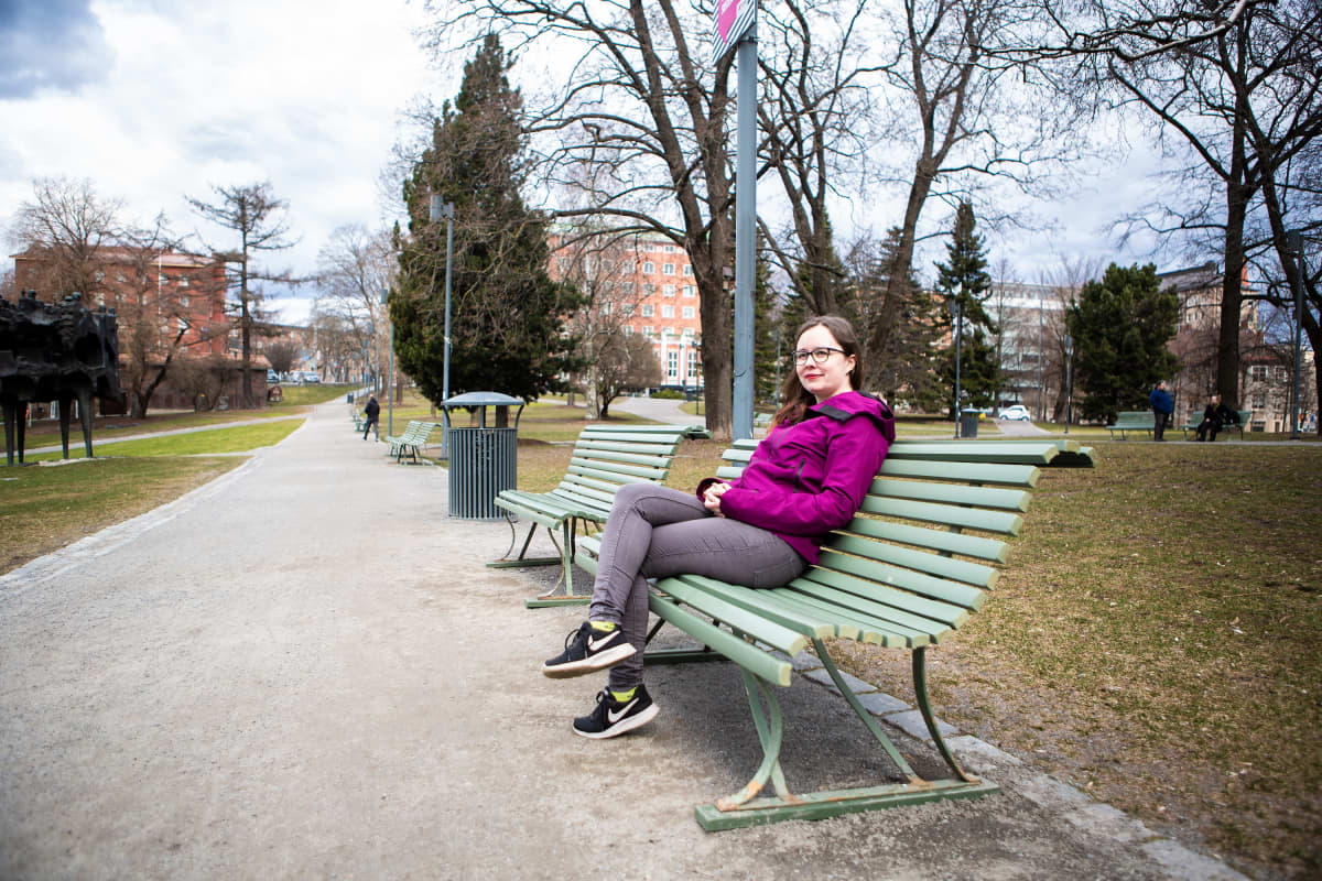 Katariina Kolehniemi pyrkii Tampereen lääketieteelliseen tiedekuntaan. Koronatilanteen takia pääkokeet ovat vaakalaudalla.